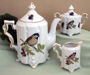 Chickadee Teapot/Cream & Sugar Set      