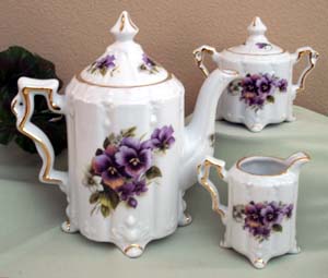 Pansy Teapot/Cream & Sugar Set      
