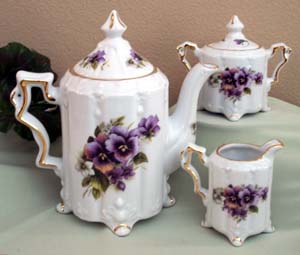 Pansy Teapot/Cream & Sugar Set      