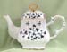 570-148 - Shamrock 8C Square Teapot       